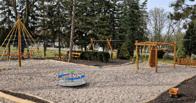 Nové dětské hřiště přináší radost dětem i rodičům